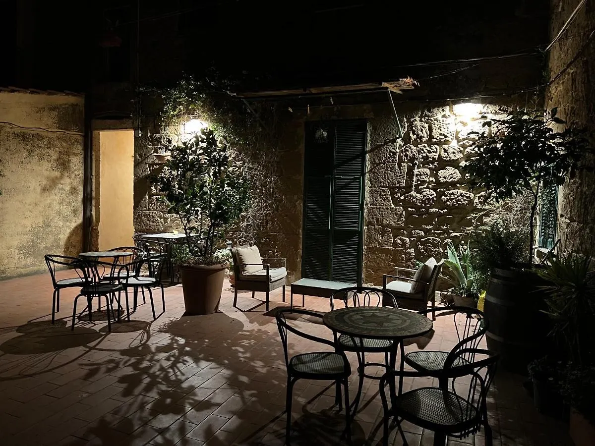 Affittacamere Licenza N.1 Presso La Magica Torre Pitigliano Guest house