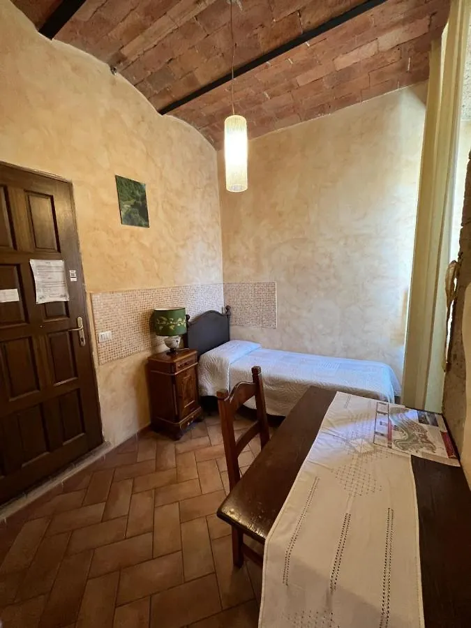 Affittacamere Licenza N.1 Presso La Magica Torre Pitigliano Italy