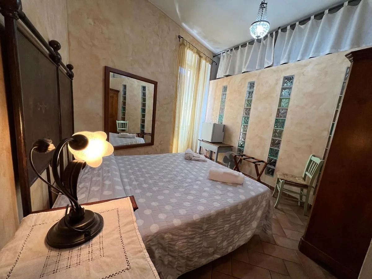 Guest house Affittacamere Licenza N.1 Presso La Magica Torre Pitigliano