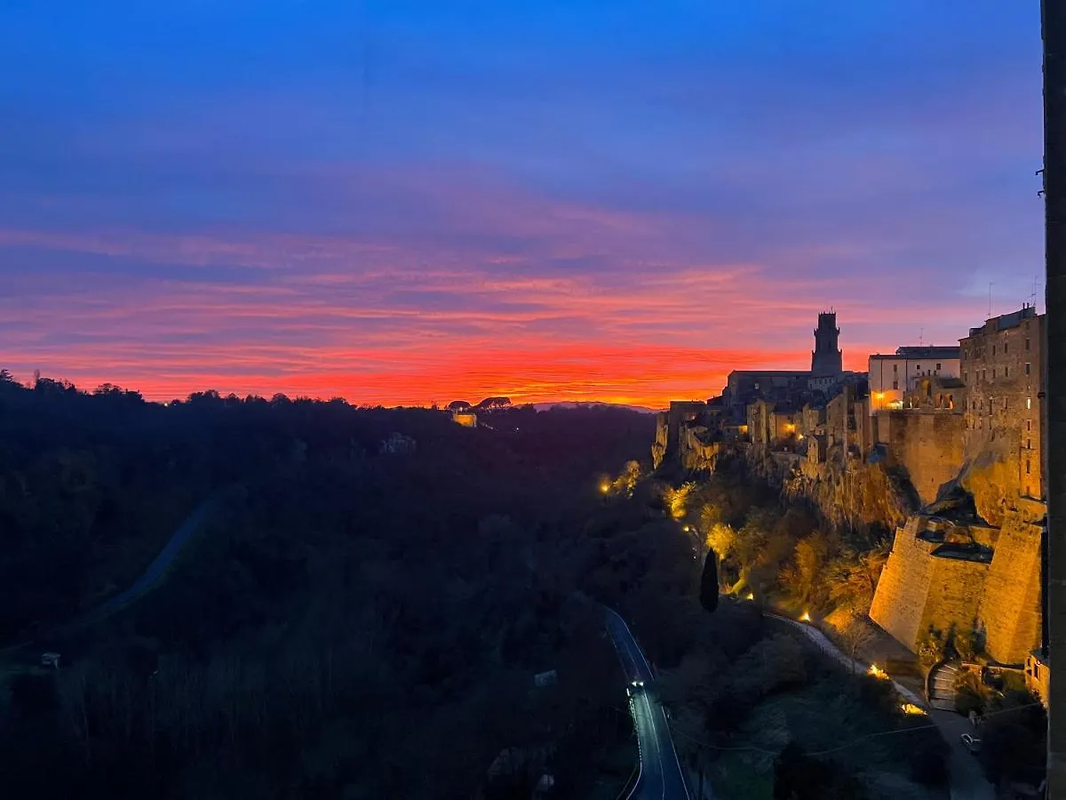 Affittacamere Licenza N.1 Presso La Magica Torre Pitigliano